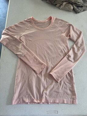lululemon athletica Long Sleeve Top in Light Pink